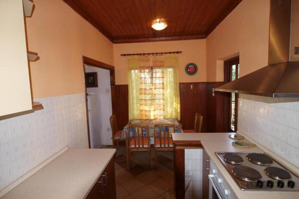 Apartment Sanja Near The Sea, Spacious And Green :) PUY 외부 사진