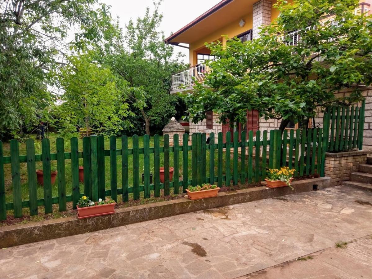 Apartment Sanja Near The Sea, Spacious And Green :) PUY 외부 사진